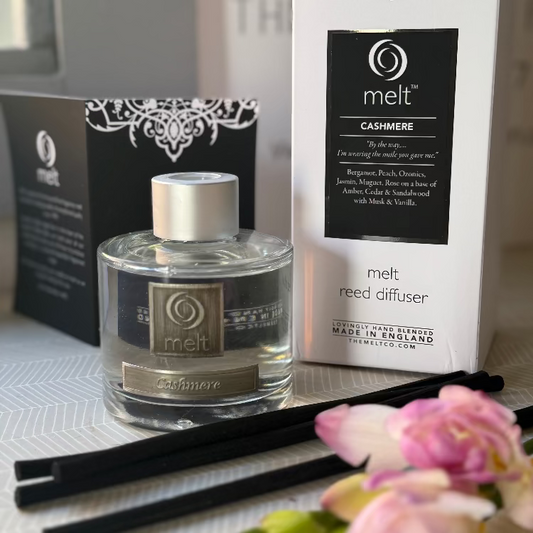 Melt cashmere reed diffuser with packaging.