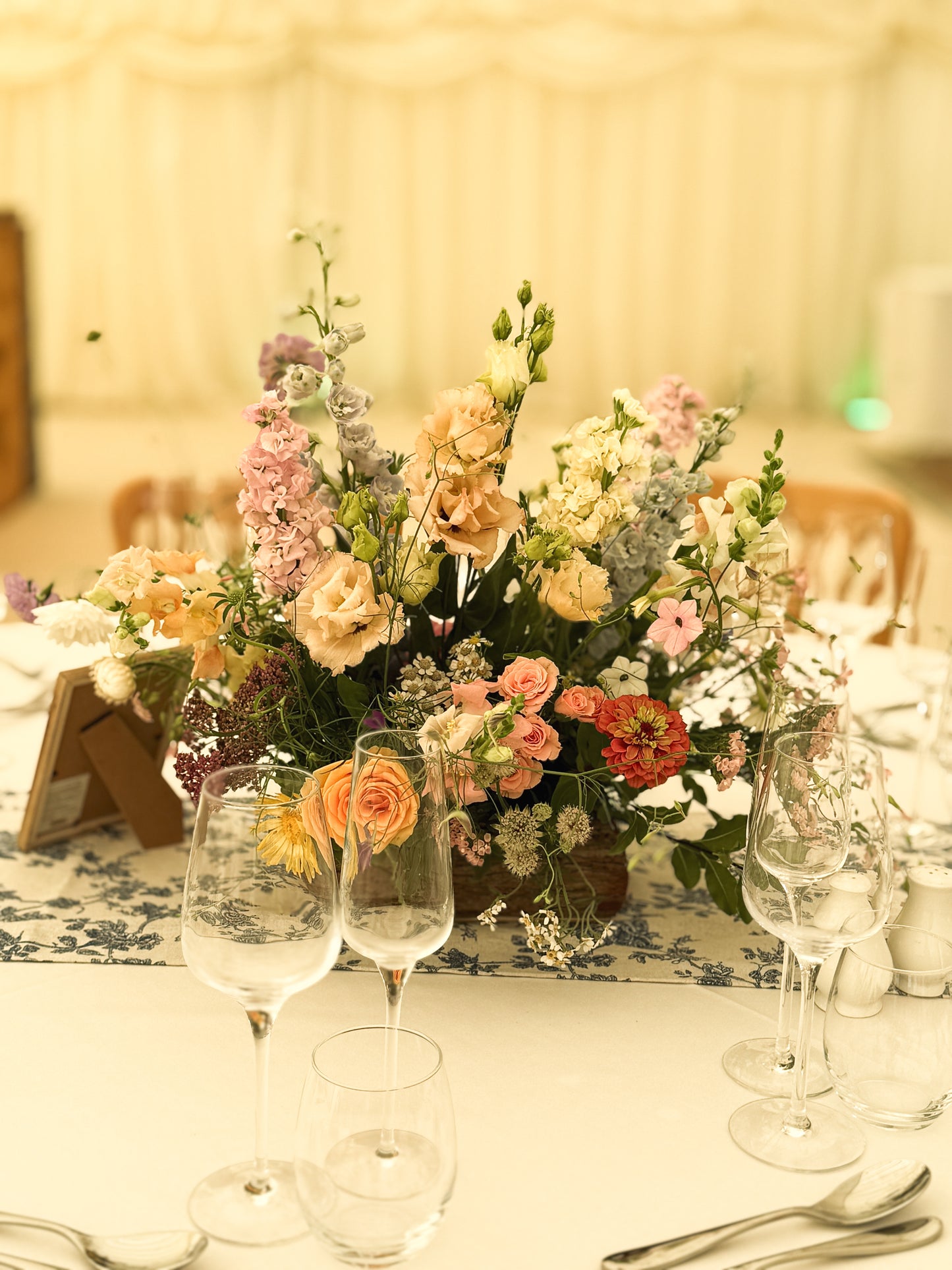 Table arrangement